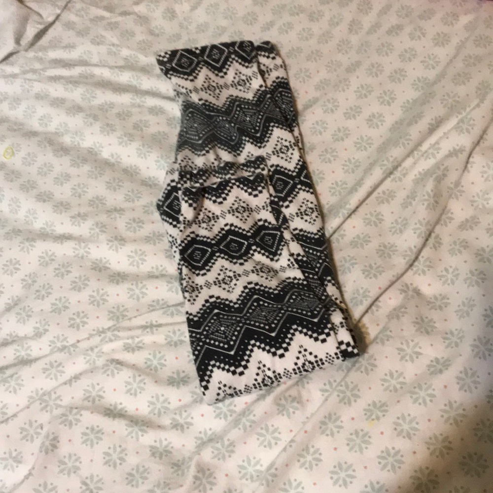 Black and white leggings